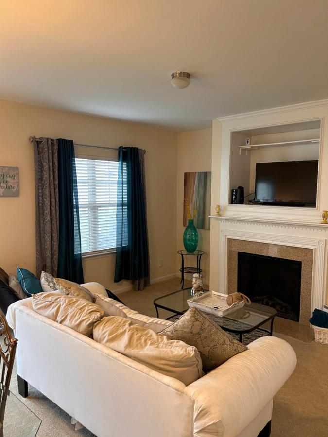 Cute And Cozy 5 Min From Carowinds Appartamento Charlotte Esterno foto
